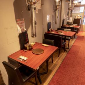 A table seating for two perfect for a date. Enjoy all-you-can-eat yakiniku (grilled meats). We have the perfect seats for welcome parties, farewell parties, girls' nights, birthday parties, etc.Enjoy your food and drinks in a relaxing atmosphere!