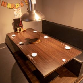 Relaxed sofa seats ★ Enjoy all-you-can-eat yakiniku made with carefully selected meats ♪ Recommended for private drinking parties, girls' nights, birthday parties, etc.The sofa seats can also be used for banquets.