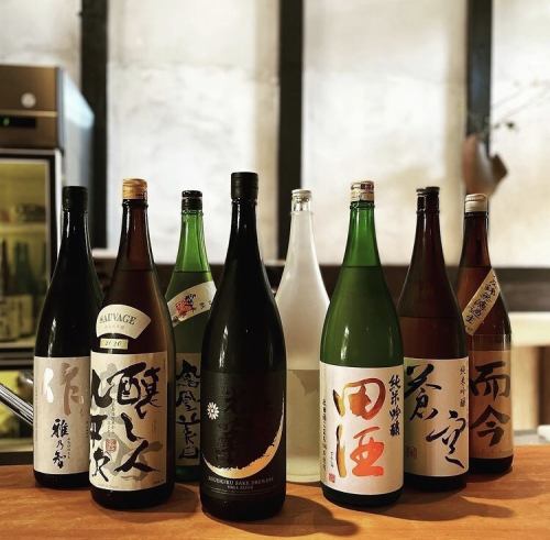 【日本酒の銘柄が40種類】レアなものからポピュラーなものまで幅広く揃えております！