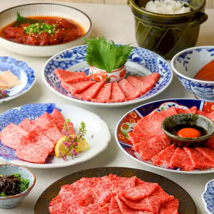 점심 프리미엄 음료 무제한 【두꺼운 쇠고기 탕과 일본 쇠고기 스시】 120 분 5500 엔