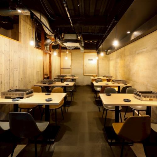 広々とした開放的な店内