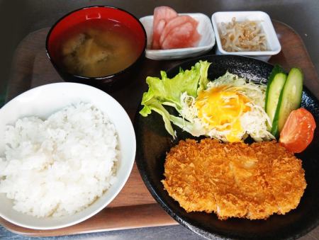 とんかつ定食