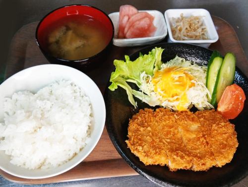 とんかつ定食