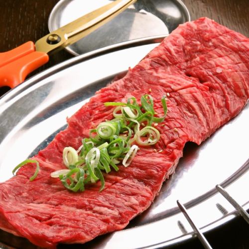 [肉烤肉店的新特色] ◆「Dodeka裙子牛排」1,390日圓（1,529）