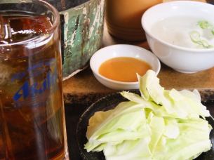 [Free refills!] Snacks cabbage & soup & oolong tea