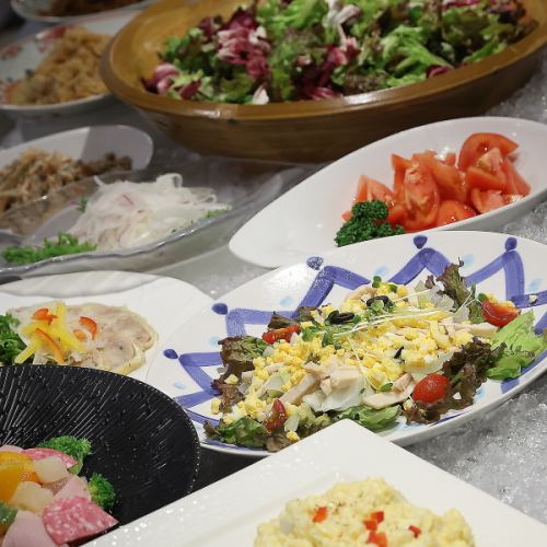【食べ放題】贅沢なビュッフェメニューが勢揃い◎