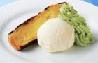 焼き芋とバニラアイスの抹茶クリーム添え