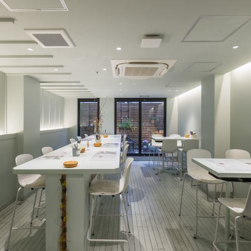 明るい1階の貸切スペース