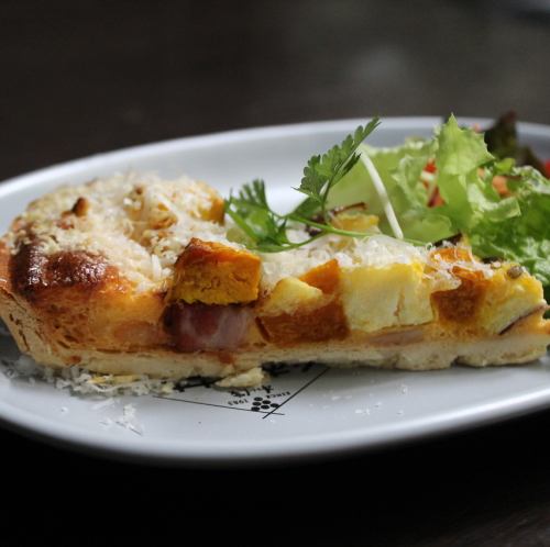 季節野菜のキッシュ