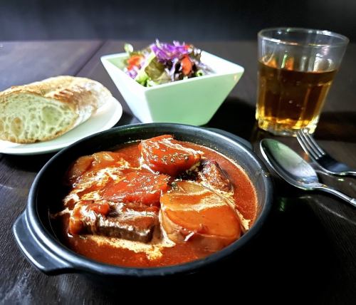 ||| 伝統のビーフシチュー