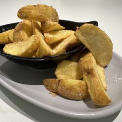 撒满松露盐的炸薯条