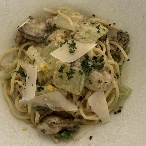 ||| 月替わり生パスタランチ サイドメニュー付き