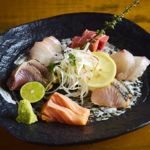 Assorted fresh fish sashimi delivered directly from Toyosu market, 1 serving
