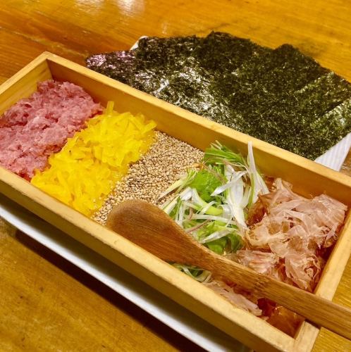 Tuna Toro Taku Palette