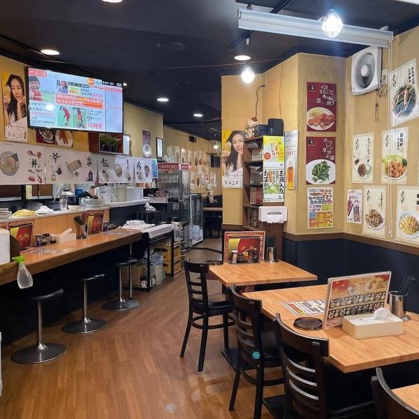 アットホームな店内です。おひとり様からお気軽にご利用できます♪もちろんラーメンだけのご利用もOK★ご友人、ご家族などのシーンに対応致します。