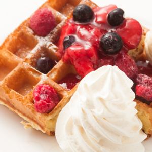 ワッフル~生クリーム添え~