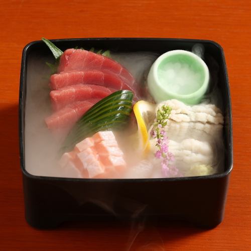 毎朝市場で仕入れる鮮魚