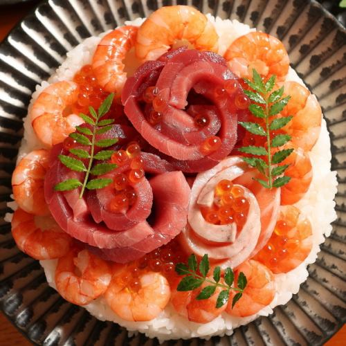 お祝い等に【寿司ケーキ】