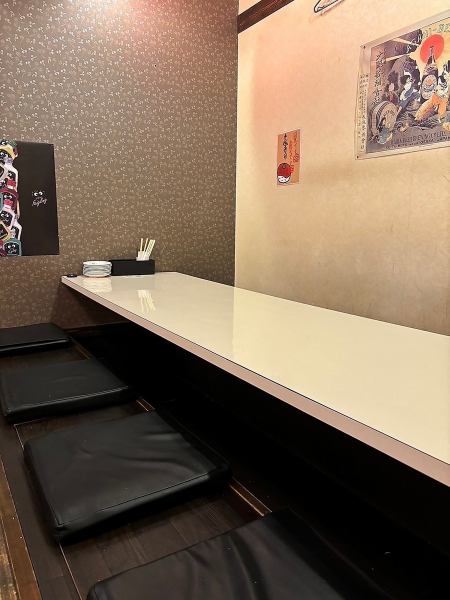 [Designer's Private Room] The interior of the restaurant is full of Japanese charm and has a calm atmosphere for adults.The completely private room seats available for 2 people or more are perfect for various banquets such as entertainment at Sakae Station, girls' night out, group parties, etc.♪ We also have great value banquet course plans starting from 3,000 yen to suit your budget.We also offer special surprise benefits for birthdays and anniversaries.