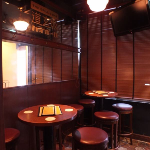 High table seat equipped with monitor ☆ enjoy a meal while watching a sports game on a certain day, and for those who want to return for a while with a couple of people drinking at that day, those who would like to use at a second meeting are recommended spaces.