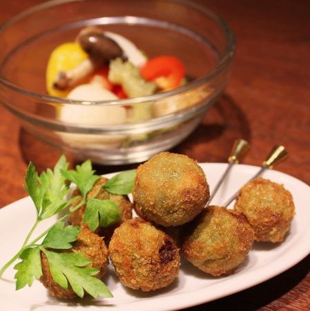 Olive frit stuffed with minced meat