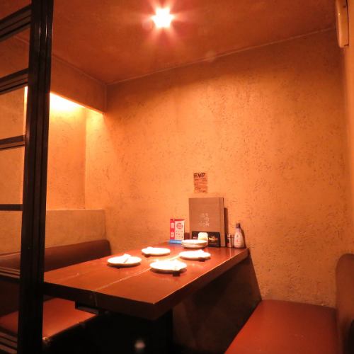 [Sofa box seat] It is a semi-private room.Popular BOX seats for 4 people.Since the seats are independent, conversations with friends may be lively.Depending on the day and time, it can be used by 2 people.How about secretly going to the girls-only gathering?