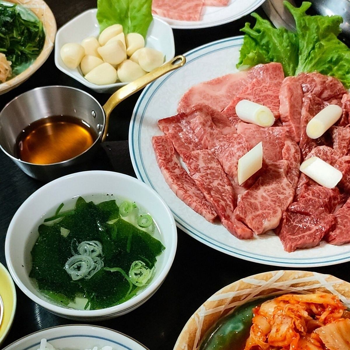 国産牛を使用した贅沢なハラミ、カルビをぜひご堪能ください！