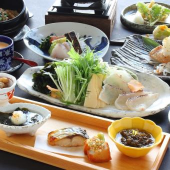 季節のコース料理　８皿コース　【９０分飲み放題付き】　6500円（税込）
