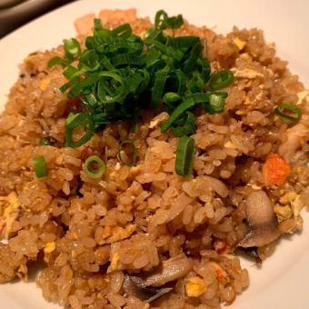 Snow crab and ground egg garlic rice