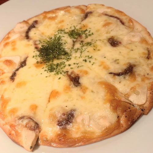anchovy and garlic pizza