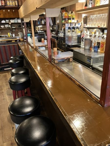 会社帰りのサク飲みにも♪昭和レトロな雰囲気が落ち着く空間です！【元町/元町駅/居酒屋/飲み放題/焼鳥/肉】