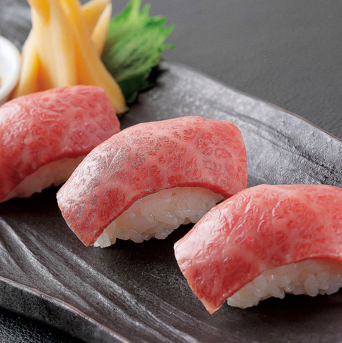 Enjoy the Japanese black beef and its rare parts that have been matured to bring out the deliciousness!