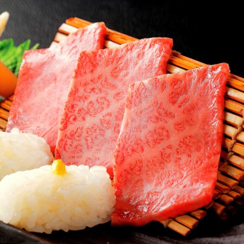 【コース料理より】　　黒毛和牛大トロの炙り握り寿司