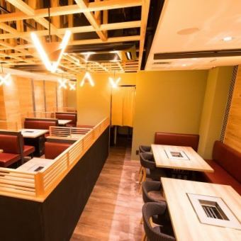 On the 1st floor, all seats are equipped with touch panel ordering in a calm Japanese-style modern atmosphere.