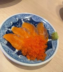 Salmon and tobiko sashimi