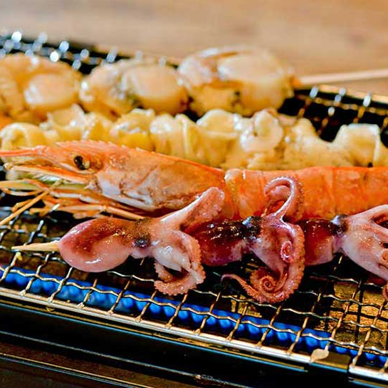 新鮮な鮮魚や逸品料理でゆっくりとしたお時間をお過ごしください
