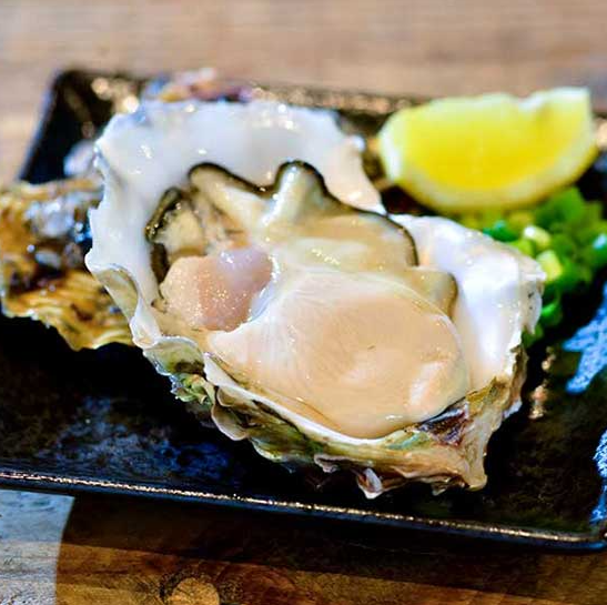 旬の生牡蠣！贅沢な味わいをご堪能♪