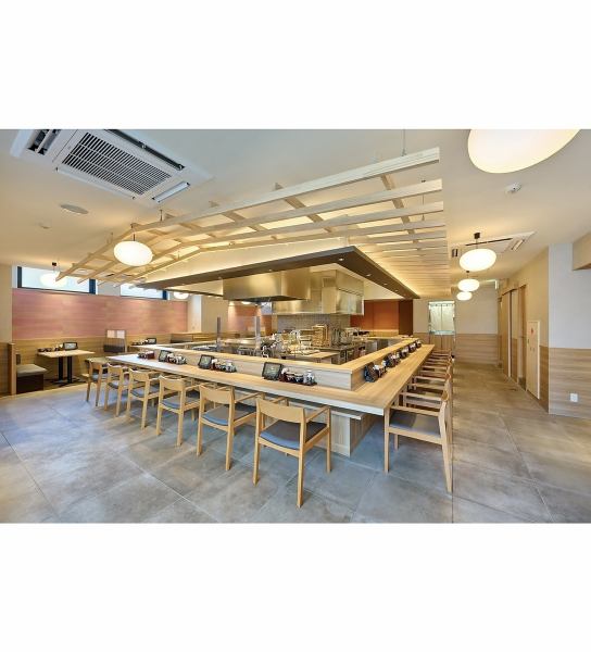 キレイで落ち着いた店内はゆったりお食事するのに最適♪団体のお客様もOKのお席をご用意しています!ご宴会・貸切などのご相談はお気軽にご連絡ください!