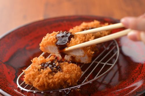 ロースかつ定食(ご飯・汁物・キャベツお代わり自由)