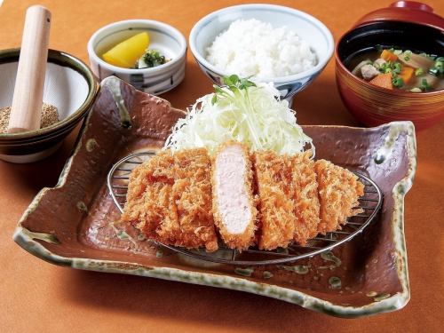 ロースかつ定食(おかわりなし)