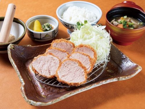 【ジューシーな味わい】国産ヒレカツ定食