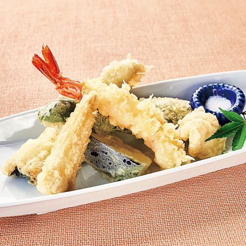 Assorted seasonal vegetables and seasonal fish tempura