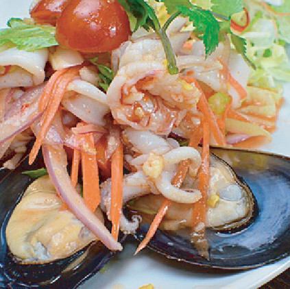 シーフードサラダ(ヤムタレー)