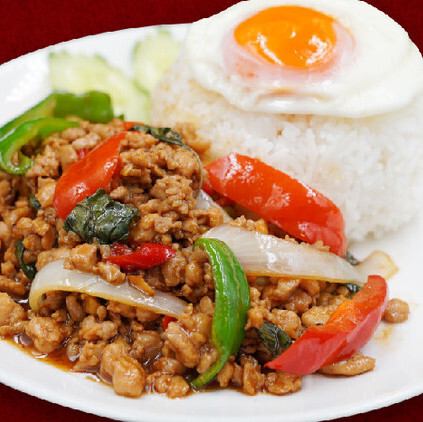 カオカパオ(鶏肉バジル炒めご飯)