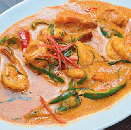 シューシークン(海老のレッドカレーとココナッツミルク炒め)