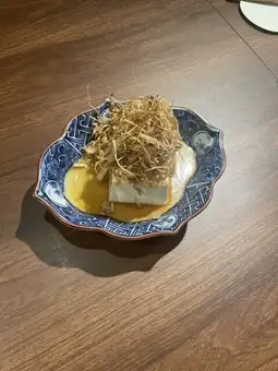 路易威登味噌豬肉佐牛蒡絲和冷豆腐