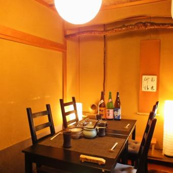 A private room with a calm atmosphere that makes use of the Japanese atmosphere that feels history, such as display cabinets and windows of lattice screens.This will also be a completely private room, so it can be used for various purposes such as gathering with family and relatives with small children, banquets with small groups ◎ Daytime banquets are also possible, so please enjoy delicious duck dishes at our shop Please spend the luxurious afternoon while having.