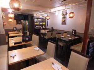 It is 2 minutes from Akabanebashi Station, within walking distance from Tokyo Tower and Azabujuban.