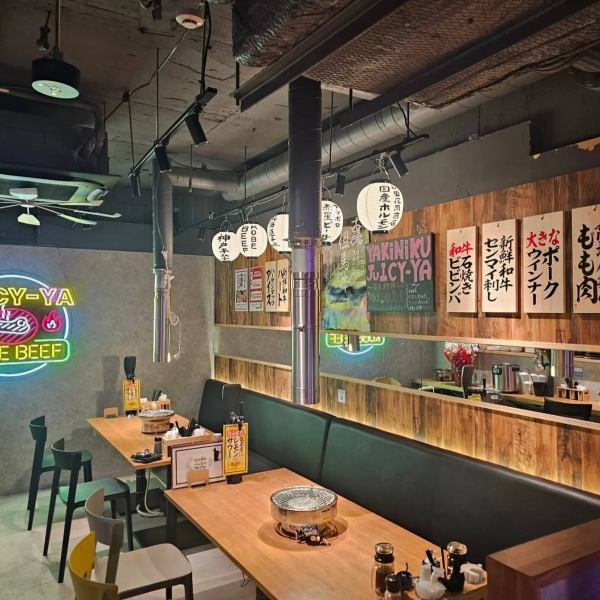 【テーブル席】活気ある店内は、宴会はもちろん、仕事終わりや女子会など、居酒屋感覚で気軽にお立ち寄りいただける空間です！お席もカウンターから広々テーブル席まで多数ご用意しております