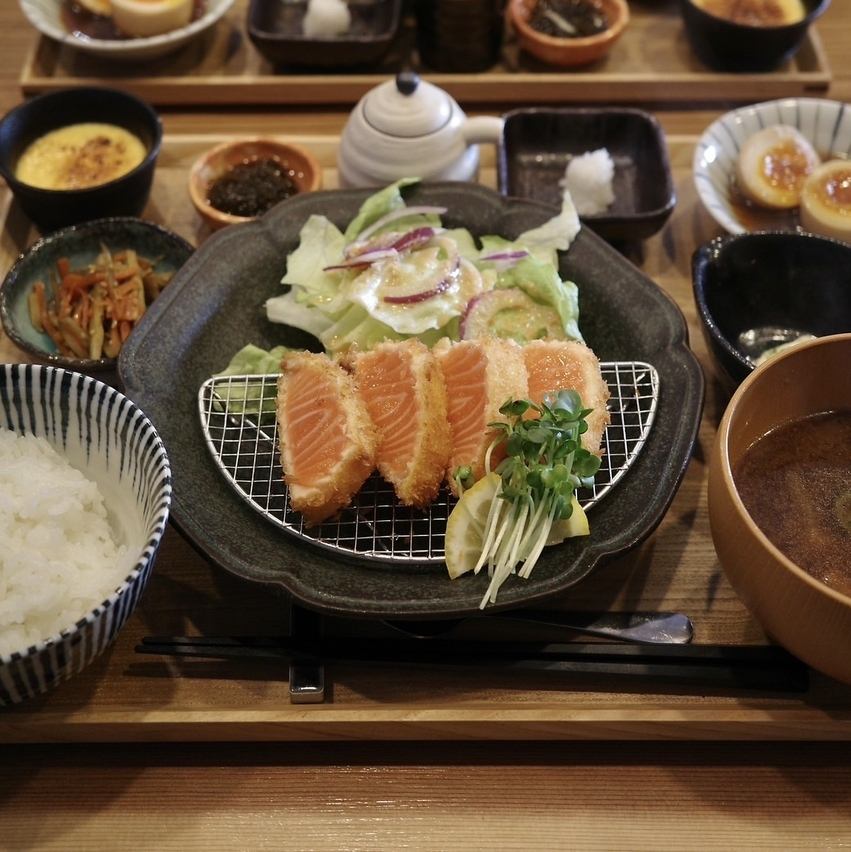 絶品ランチが人気の落ち着ける店